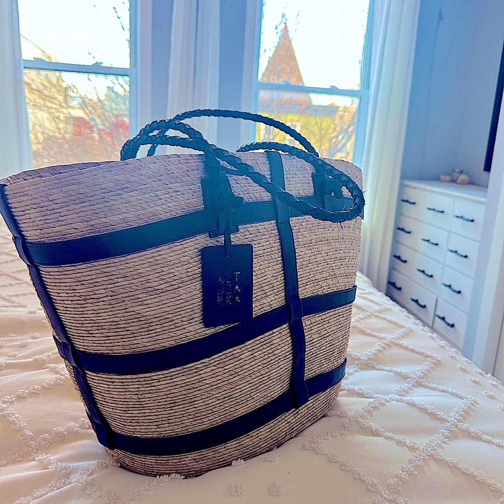 Altuzarra 'WATERMILL' BAG LARGE
Natural/Black NWOT